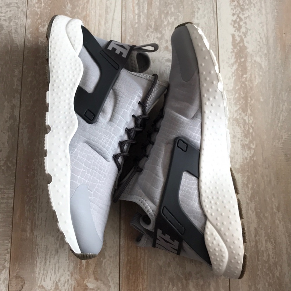 NWTNike Huarache Run Ultra! - Picture 6 of 8